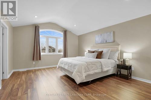 1597 Stackhouse Avenue W, London, ON - Indoor Photo Showing Bedroom