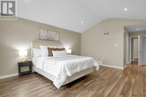 1597 Stackhouse Avenue W, London, ON - Indoor Photo Showing Bedroom