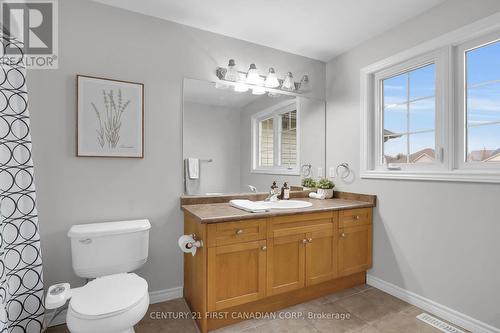 1597 Stackhouse Avenue W, London, ON - Indoor Photo Showing Bathroom