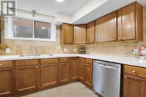 1597 Stackhouse Avenue W, London, ON - Indoor Photo Showing Kitchen