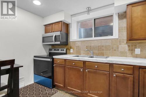 1597 Stackhouse Avenue W, London, ON - Indoor Photo Showing Kitchen With Double Sink