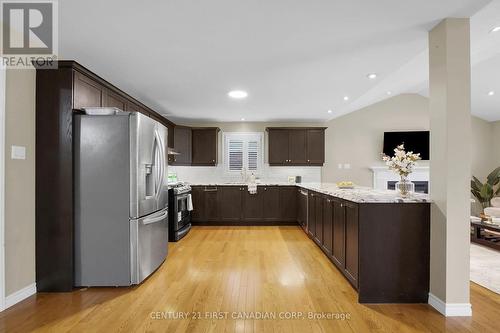 1597 Stackhouse Avenue W, London, ON - Indoor Photo Showing Kitchen