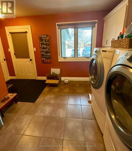 107 Franklin Drive, Stratford, ON - Indoor Photo Showing Laundry Room