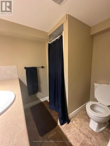 107 Franklin Drive, Stratford, ON - Indoor Photo Showing Bathroom