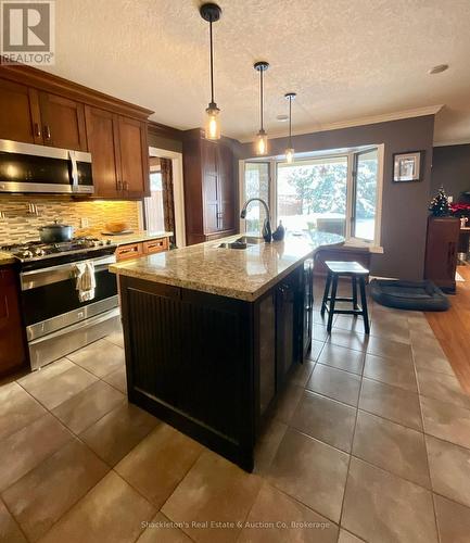 107 Franklin Drive, Stratford, ON - Indoor Photo Showing Kitchen With Upgraded Kitchen