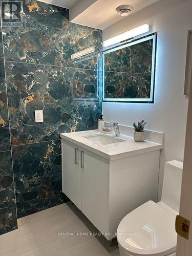 807 - 3900 Yonge Street, Toronto, ON - Indoor Photo Showing Bathroom