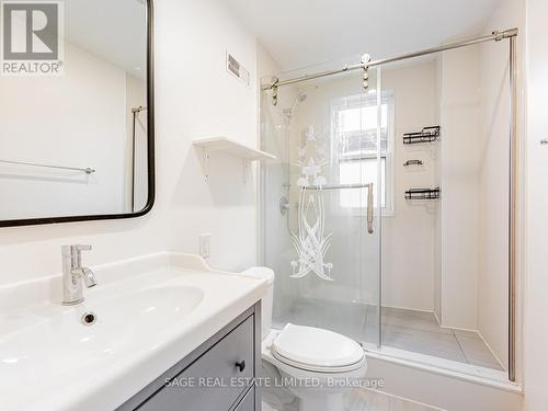 Upper - 130 Marchmount Road, Toronto, ON - Indoor Photo Showing Bathroom