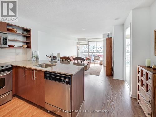 1215 - 96 St Patrick Street, Toronto, ON - Indoor Photo Showing Kitchen