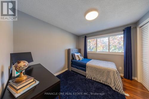 5 Chantel Court, Clarington, ON - Indoor Photo Showing Bedroom