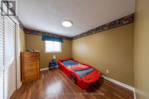 5 Chantel Court, Clarington, ON - Indoor Photo Showing Bedroom