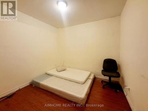 Room #1 - 409 Spadina Avenue, Toronto, ON - Indoor