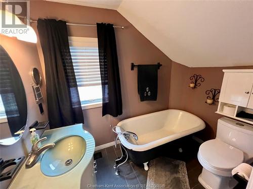 12 Lumley Street, Blenheim, ON - Indoor Photo Showing Bathroom