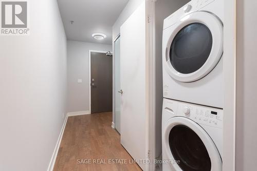 401 - 20 Gladstone Avenue, Toronto, ON - Indoor Photo Showing Laundry Room