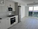 809 - 2545 Simcoe Street N, Oshawa, ON  - Indoor Photo Showing Kitchen With Upgraded Kitchen 