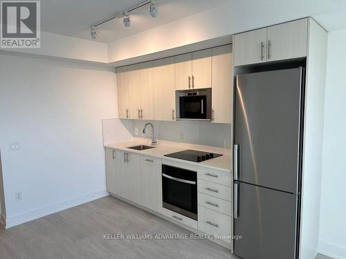 809 - 2545 Simcoe Street N, Oshawa, ON - Indoor Photo Showing Kitchen