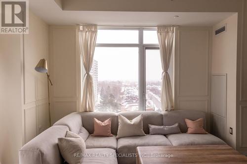 907 - 3220 Sheppard Avenue, Toronto, ON - Indoor Photo Showing Living Room