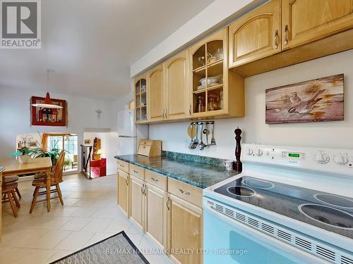 5193 Aurora Road, Whitchurch-Stouffville, ON - Indoor Photo Showing Kitchen