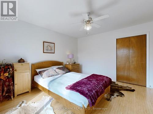 5193 Aurora Road, Whitchurch-Stouffville, ON - Indoor Photo Showing Bedroom