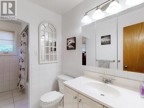 5193 Aurora Road, Whitchurch-Stouffville, ON - Indoor Photo Showing Bathroom