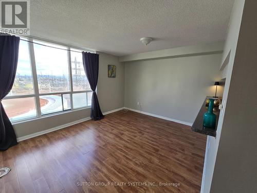 407 - 101 Subway Crescent, Toronto, ON - Indoor Photo Showing Other Room