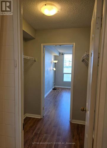 407 - 101 Subway Crescent, Toronto, ON - Indoor Photo Showing Other Room