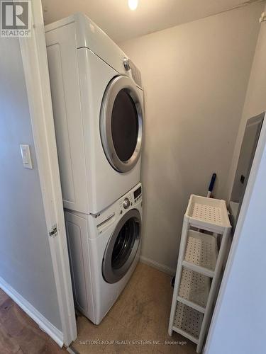 407 - 101 Subway Crescent, Toronto, ON - Indoor Photo Showing Laundry Room