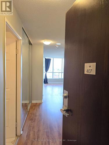 407 - 101 Subway Crescent, Toronto, ON - Indoor Photo Showing Other Room