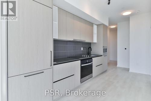 1008 - 10 Graphophone Grove, Toronto, ON - Indoor Photo Showing Kitchen