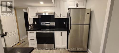 13 Tideland Drive, Brampton, ON - Indoor Photo Showing Kitchen