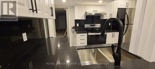 13 Tideland Drive, Brampton, ON - Indoor Photo Showing Kitchen