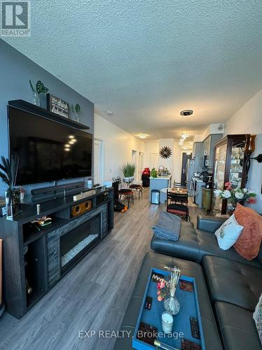 3210 - 80 Absolute Avenue, Mississauga, ON - Indoor Photo Showing Living Room