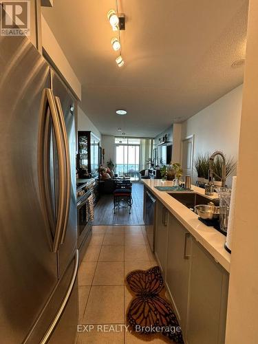 3210 - 80 Absolute Avenue, Mississauga, ON - Indoor Photo Showing Kitchen