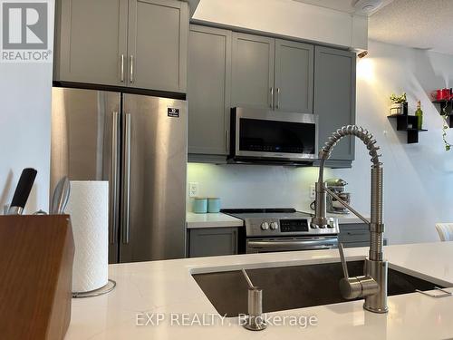 3210 - 80 Absolute Avenue, Mississauga, ON - Indoor Photo Showing Kitchen With Stainless Steel Kitchen