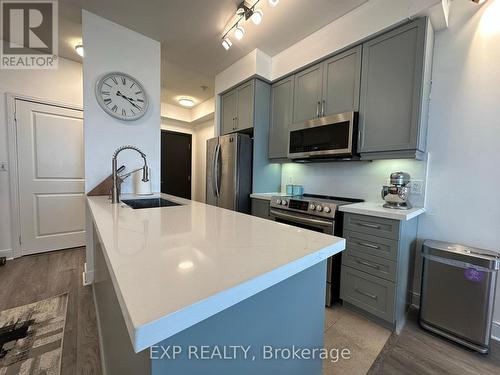 3210 - 80 Absolute Avenue, Mississauga, ON - Indoor Photo Showing Kitchen With Upgraded Kitchen