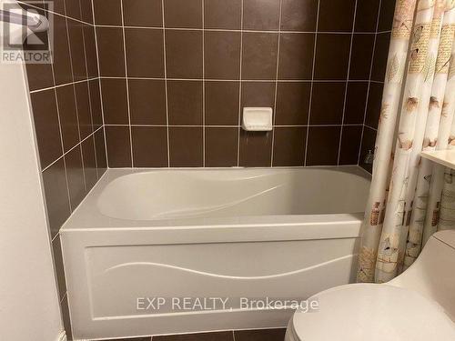 3210 - 80 Absolute Avenue, Mississauga, ON - Indoor Photo Showing Bathroom