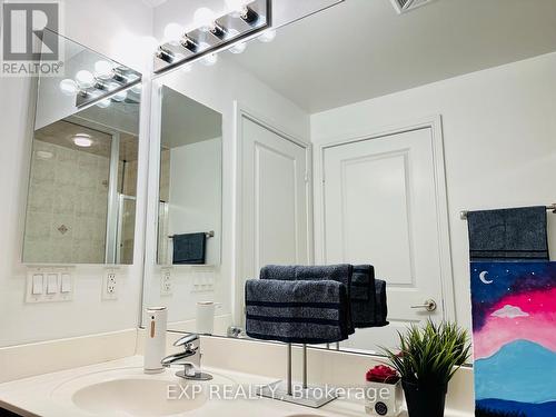 3210 - 80 Absolute Avenue, Mississauga, ON - Indoor Photo Showing Bathroom