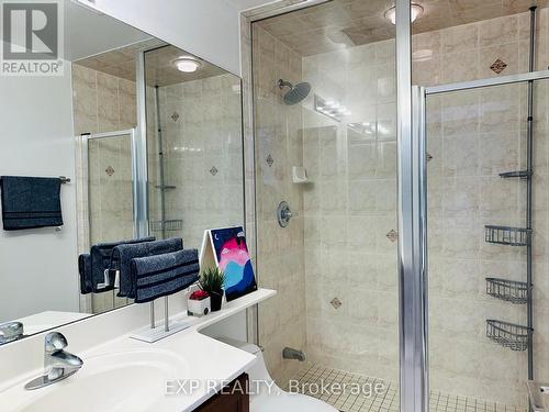 3210 - 80 Absolute Avenue, Mississauga, ON - Indoor Photo Showing Bathroom