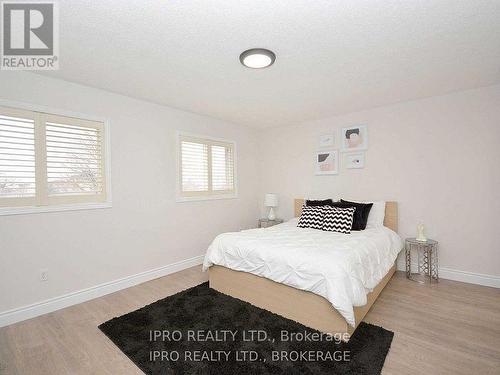 2024 Blue Jay Boulevard, Oakville, ON - Indoor Photo Showing Bedroom