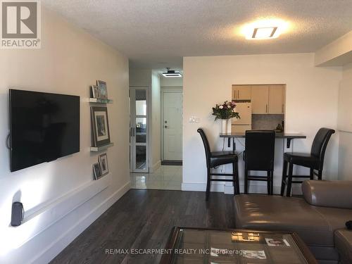 506 - 1270 Maple Crossing Boulevard, Burlington, ON - Indoor Photo Showing Other Room