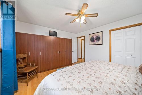 16 Harbourview Crescent, Prince Edward County (Wellington), ON - Indoor Photo Showing Bedroom