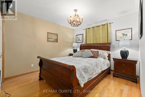 16 Harbourview Crescent, Prince Edward County (Wellington), ON - Indoor Photo Showing Bedroom