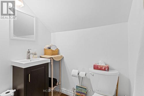 1549 Doyle Road, Loyalist (Lennox And Addington - South), ON - Indoor Photo Showing Bathroom