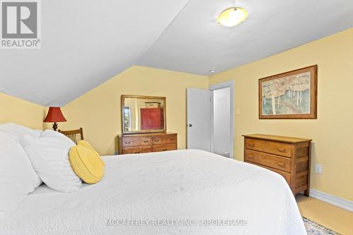 1549 Doyle Road, Loyalist (Lennox And Addington - South), ON - Indoor Photo Showing Bedroom