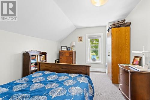 1549 Doyle Road, Loyalist (Lennox And Addington - South), ON - Indoor Photo Showing Bedroom