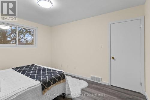 20 Edgemere Crescent, London, ON - Indoor Photo Showing Bedroom