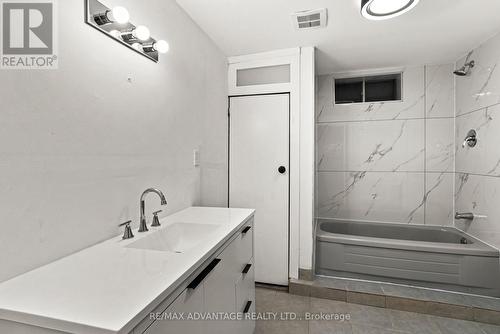 20 Edgemere Crescent, London, ON - Indoor Photo Showing Bathroom