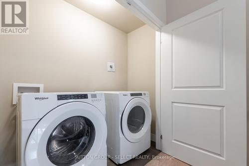 161 - 1960 Dalmagarry Road, London, ON - Indoor Photo Showing Laundry Room