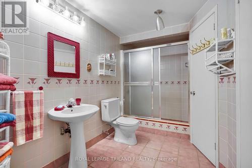 9580 Sinclair Drive, Middlesex Centre, ON - Indoor Photo Showing Bathroom