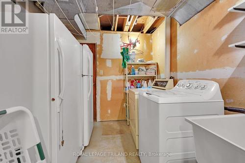 9580 Sinclair Drive, Middlesex Centre, ON - Indoor Photo Showing Laundry Room