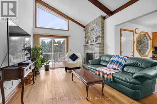 9580 Sinclair Drive, Middlesex Centre, ON - Indoor Photo Showing Living Room With Fireplace